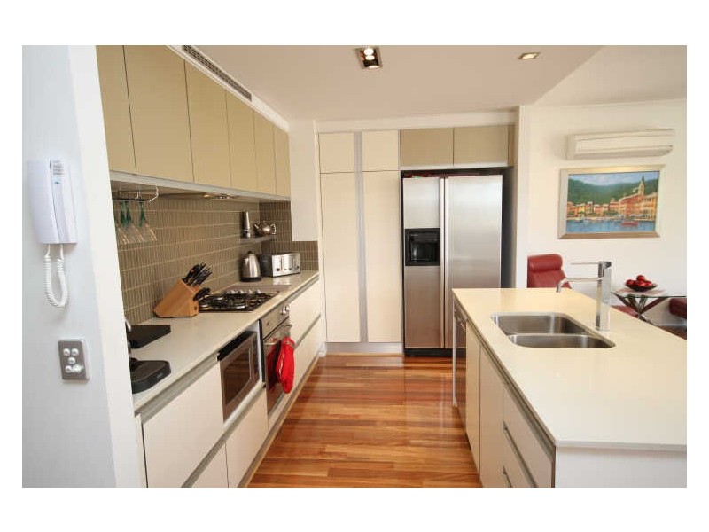 51/3030 The Boulevard Emerald Lakes, Carrara QLD 4211