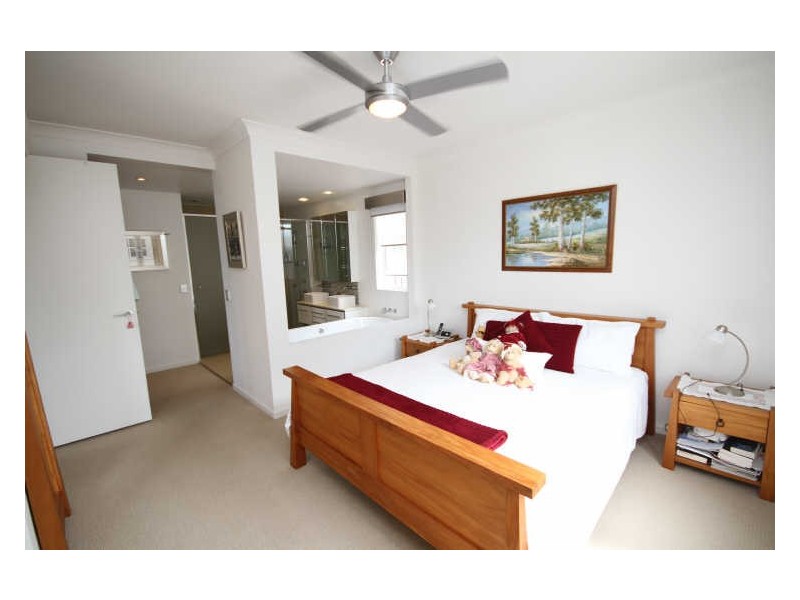 51/3030 The Boulevard Emerald Lakes, Carrara QLD 4211