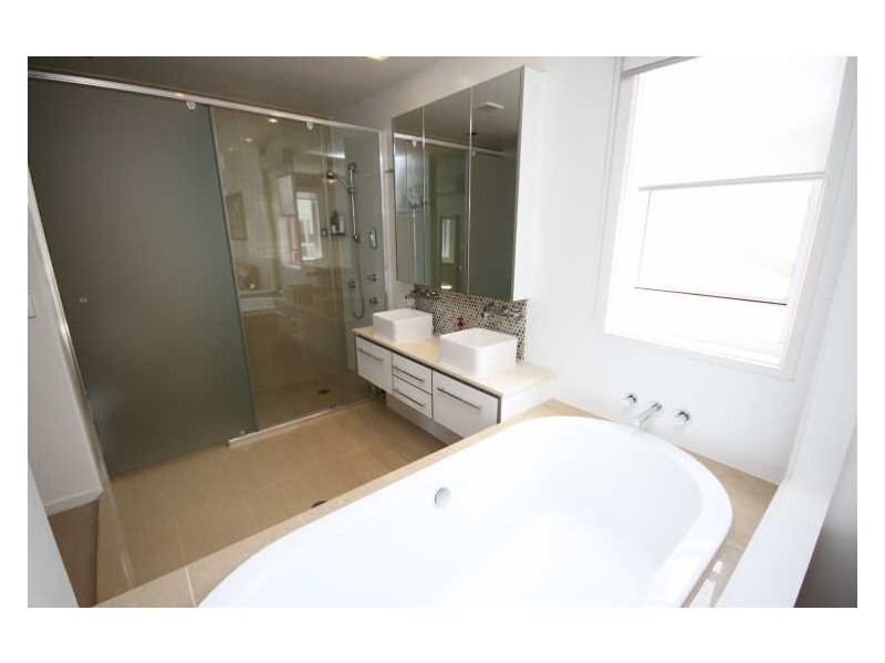 51/3030 The Boulevard Emerald Lakes, Carrara QLD 4211