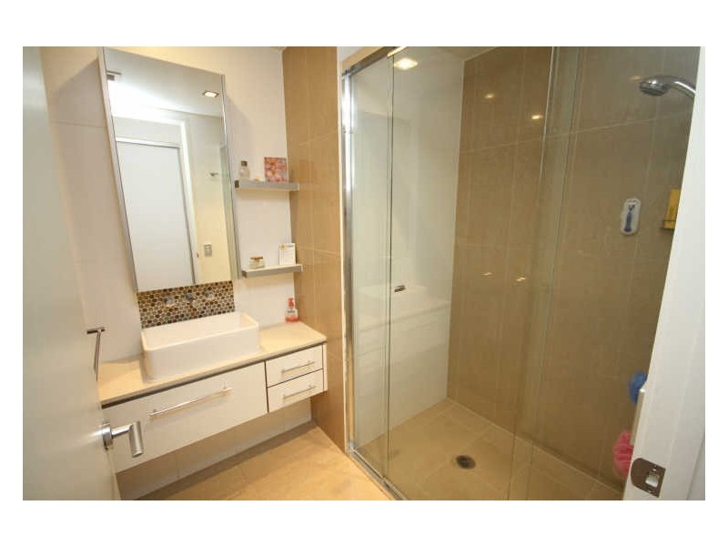 51/3030 The Boulevard Emerald Lakes, Carrara QLD 4211