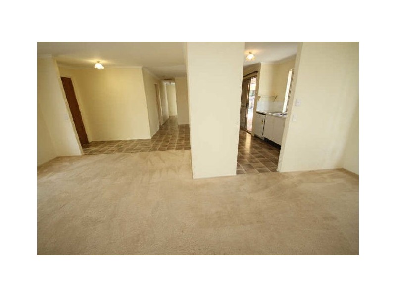 1 Leesa Court, Highland Park QLD 4211