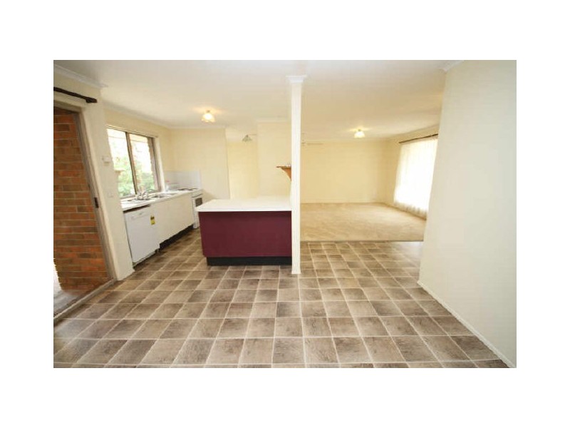 1 Leesa Court, Highland Park QLD 4211