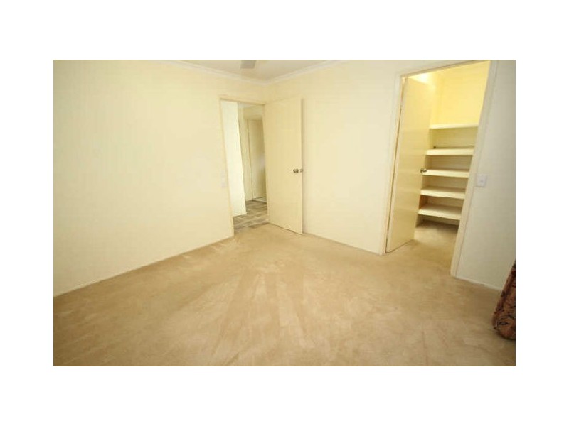 1 Leesa Court, Highland Park QLD 4211