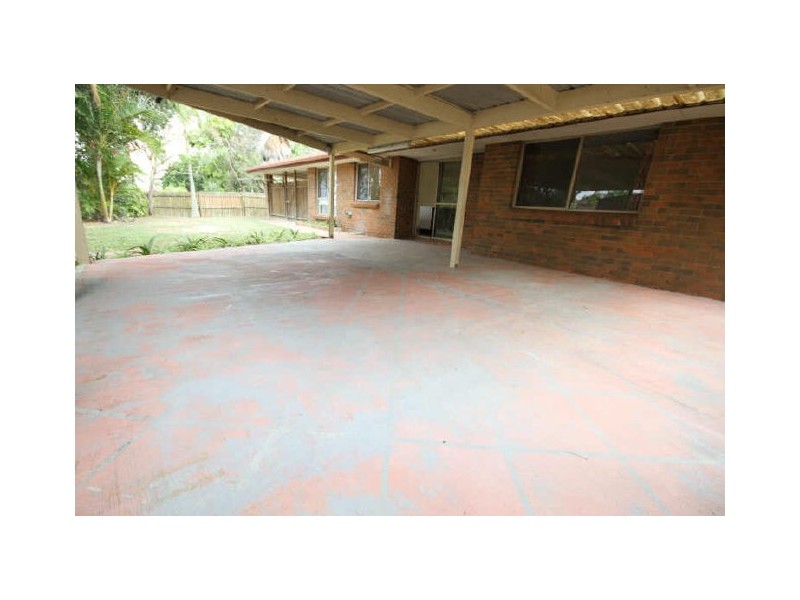 1 Leesa Court, Highland Park QLD 4211