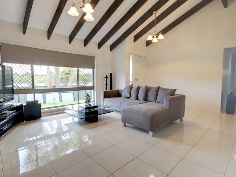 2 Koonan Court, Ashmore QLD 4214