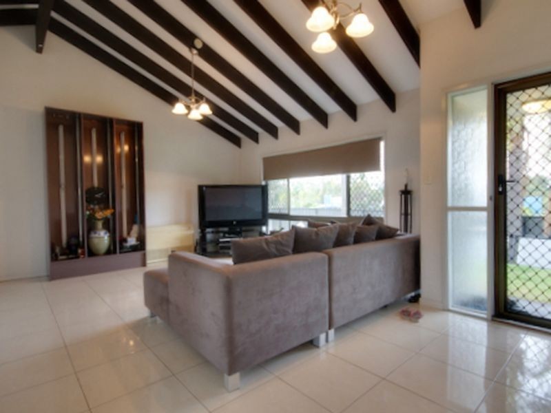 2 Koonan Court, Ashmore QLD 4214