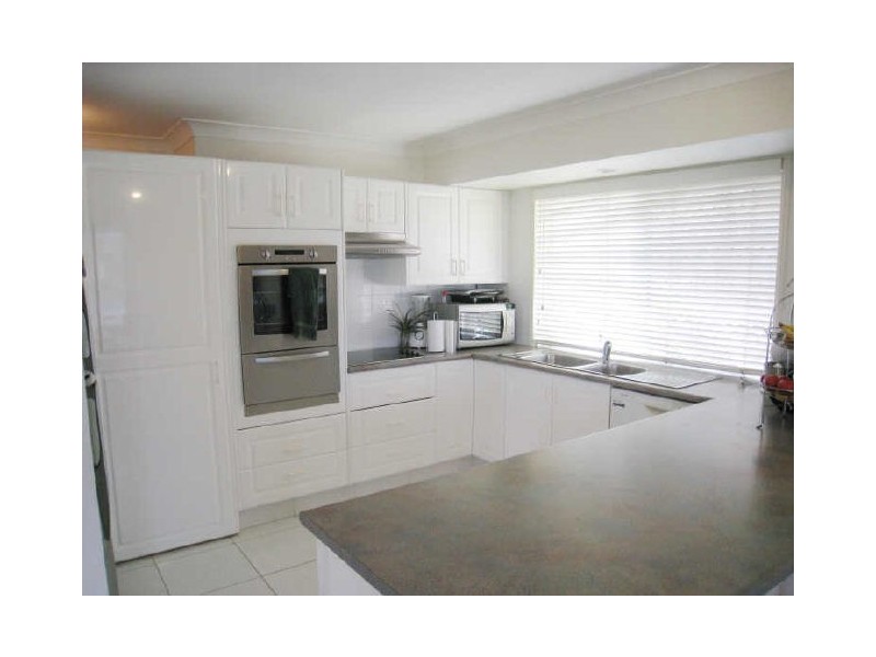 186 Alexander Drive, Highland Park QLD 4211