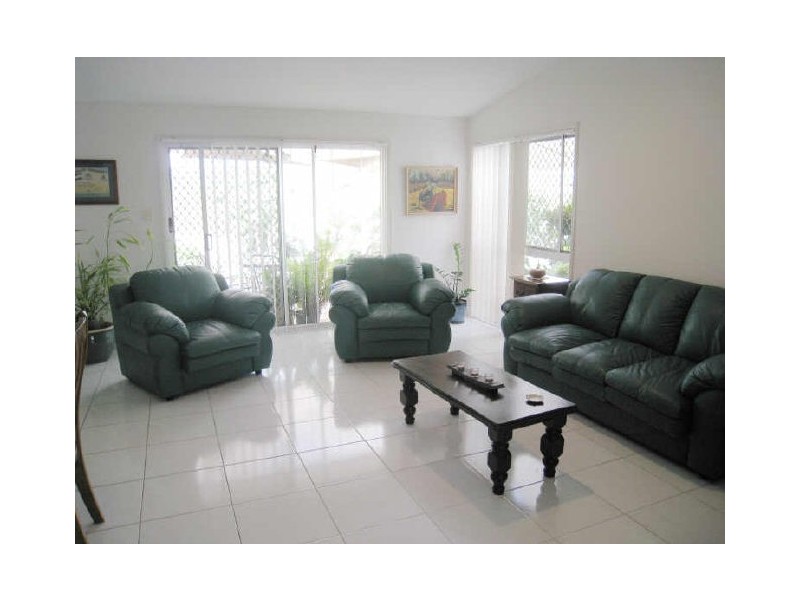 186 Alexander Drive, Highland Park QLD 4211