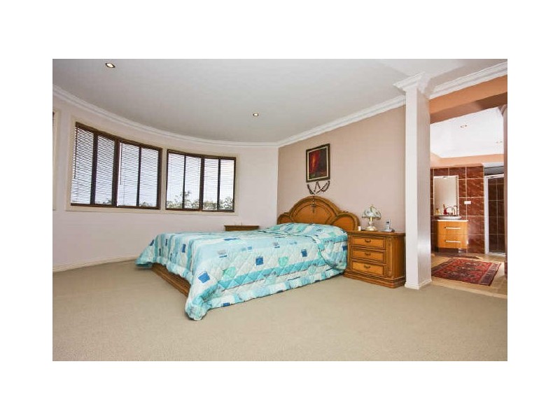 30 Ballah Crescent, Highland Park QLD 4211