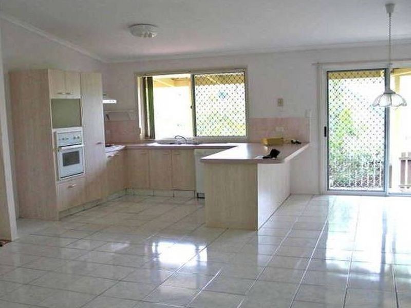 5 Minugh Court, Carrara QLD 4211