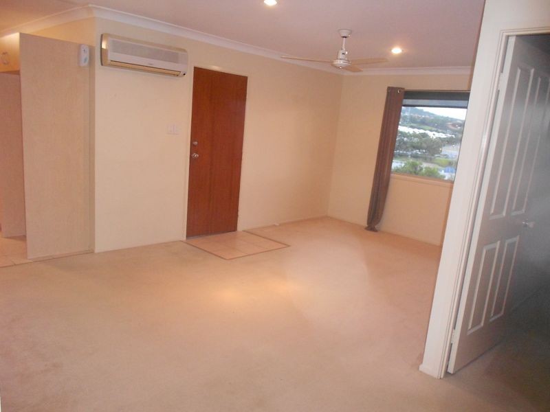 2/80 Paddington Drive, Carrara QLD 4211