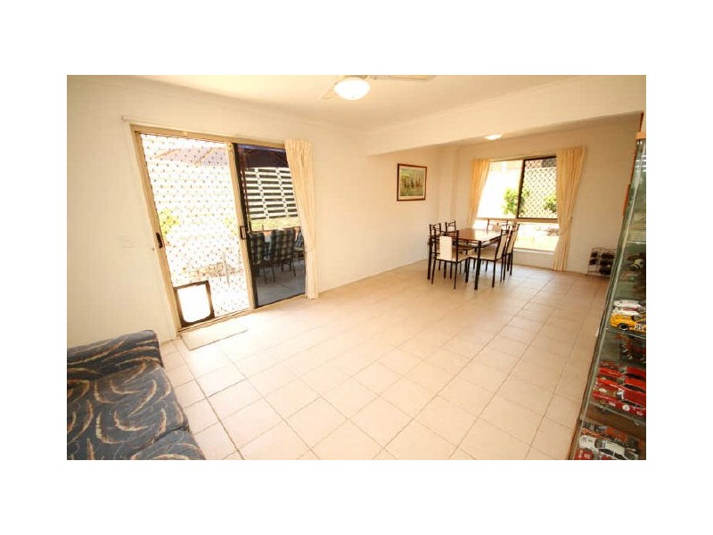 14 Zane Street, Molendinar QLD 4214