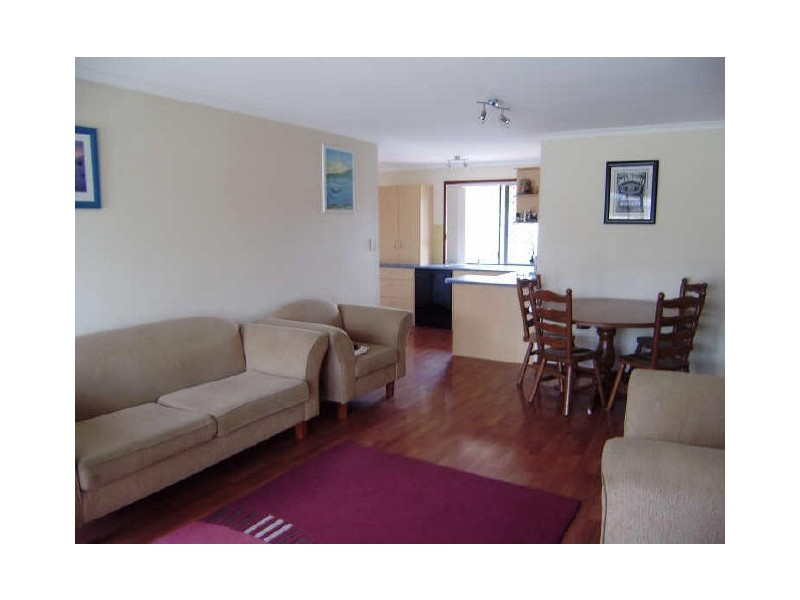 1/3 Elm Court, Labrador QLD 4215