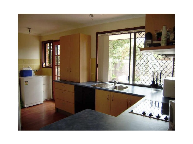 1/3 Elm Court, Labrador QLD 4215