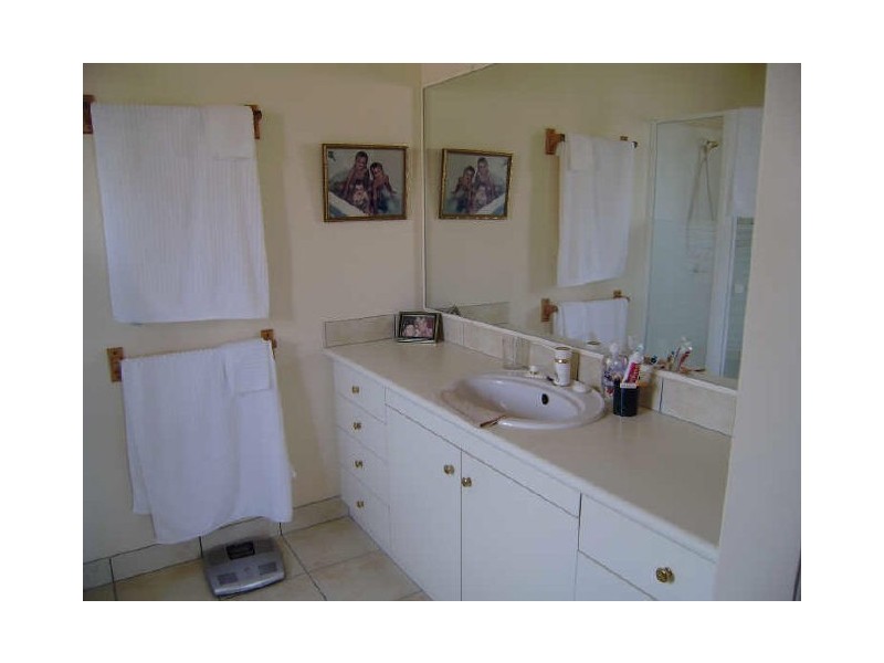 6 Ardrossan Place, Highland Park QLD 4211