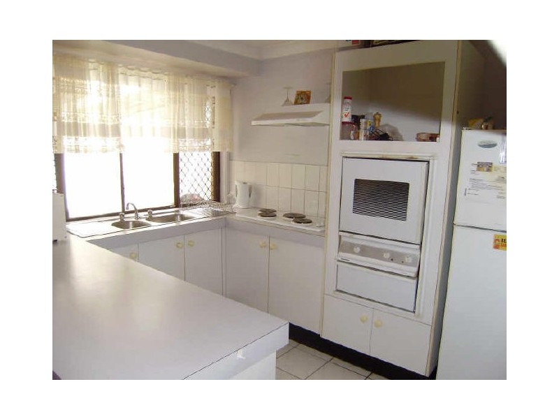 1/13 Ash Court, Arundel QLD 4214