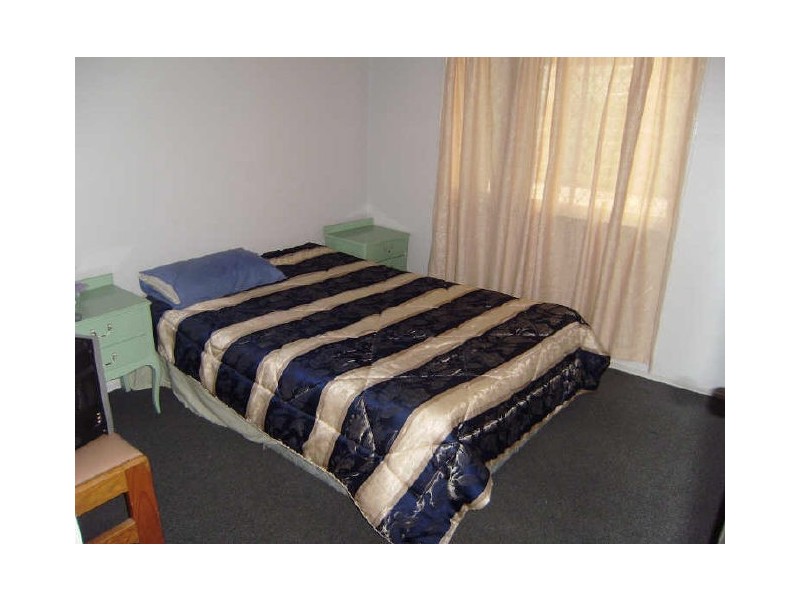 1/13 Ash Court, Arundel QLD 4214