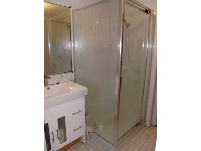 1/13 Ash Court, Arundel QLD 4214