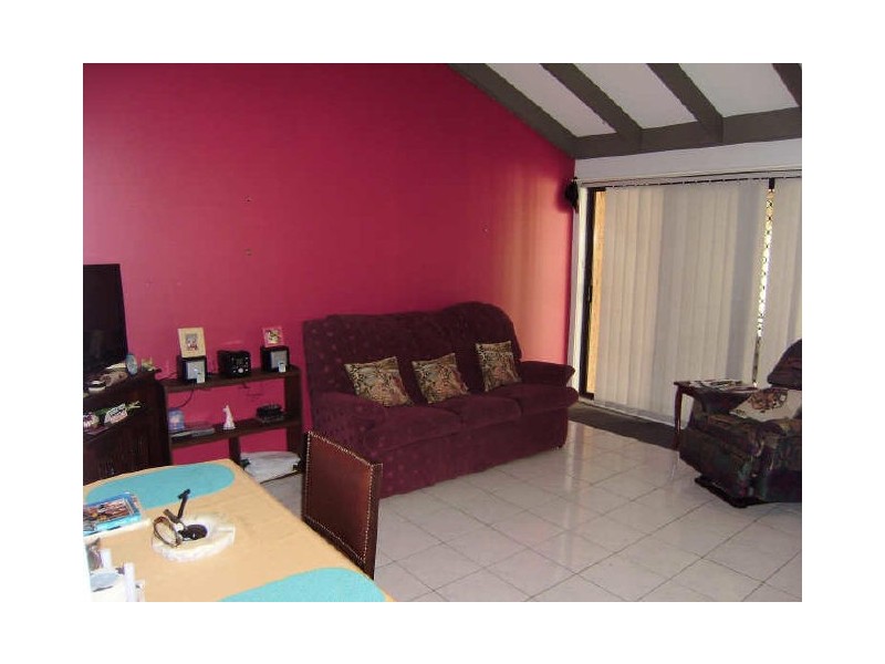 1/13 Ash Court, Arundel QLD 4214