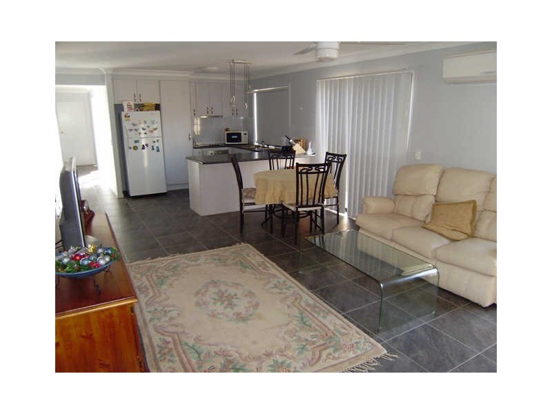 2/3 Chantrill Avenue, Nerang QLD 4211