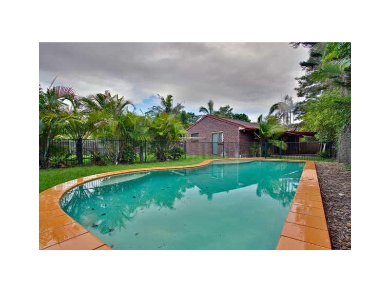 9 Bluestone Drive, Carrara QLD 4211