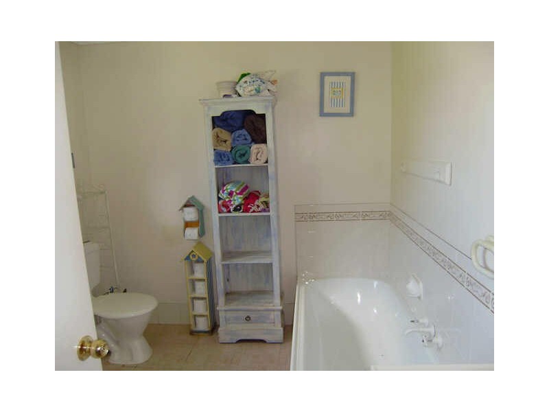 9 Bluestone Drive, Carrara QLD 4211