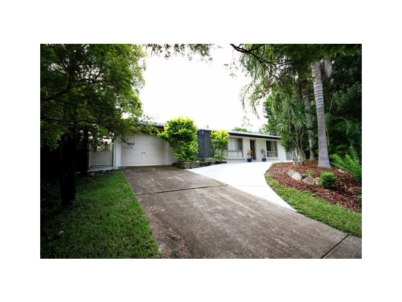 10 Bernadette Place, Highland Park QLD 4211