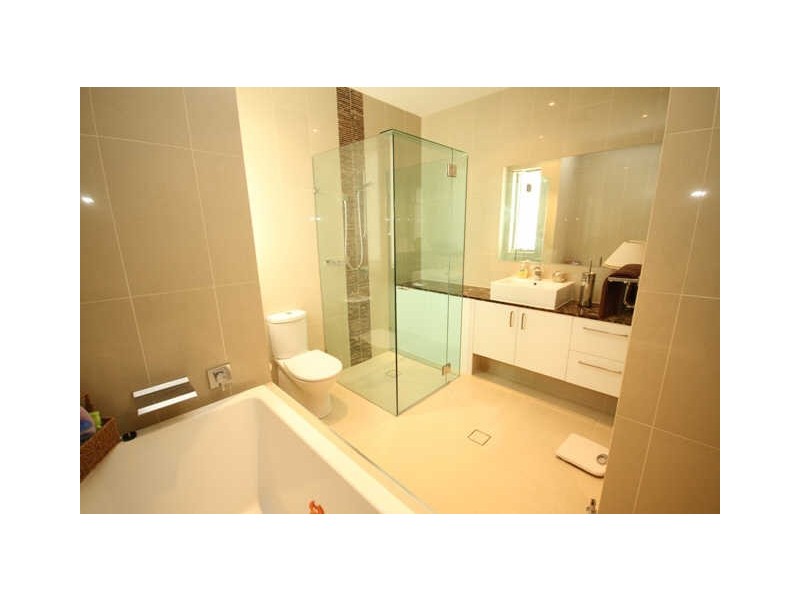 1/7021 Circa Vista Drive, Benowa QLD 4217