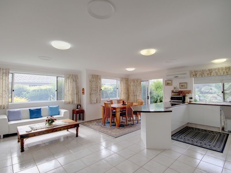 10 Marjorie Crescent, Benowa QLD 4217