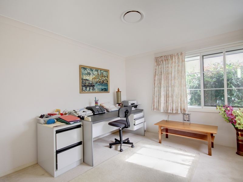 10 Marjorie Crescent, Benowa QLD 4217