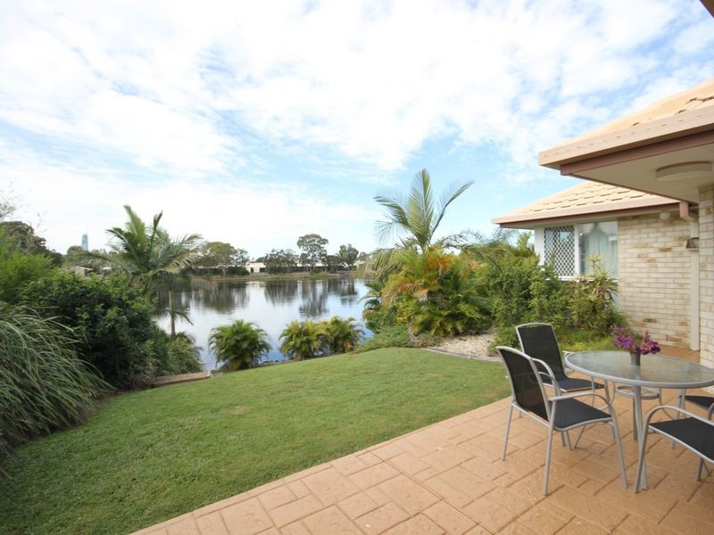 10 Marjorie Crescent, Benowa QLD 4217