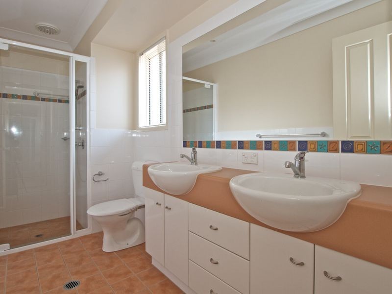 14 Rhiannon Drive, Ashmore QLD 4214