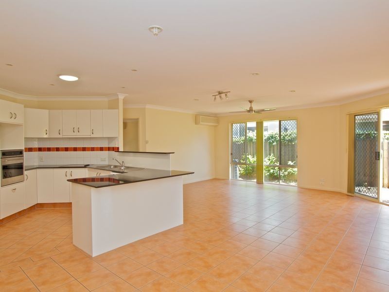 14 Rhiannon Drive, Ashmore QLD 4214