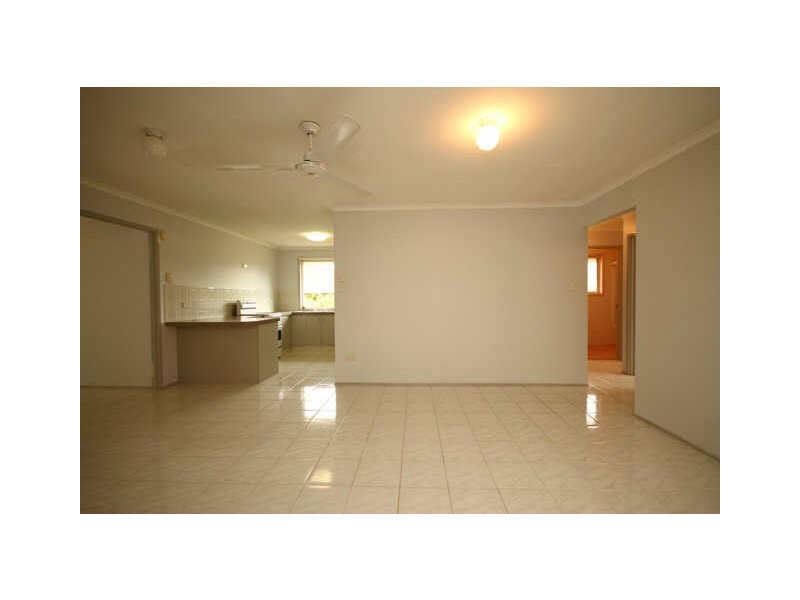 8 Knight Crescent, Nerang QLD 4211