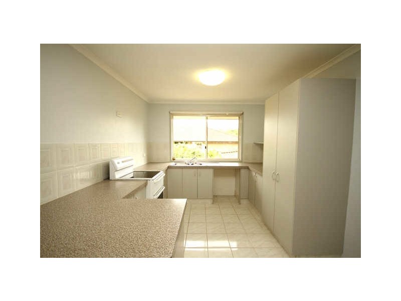 8 Knight Crescent, Nerang QLD 4211
