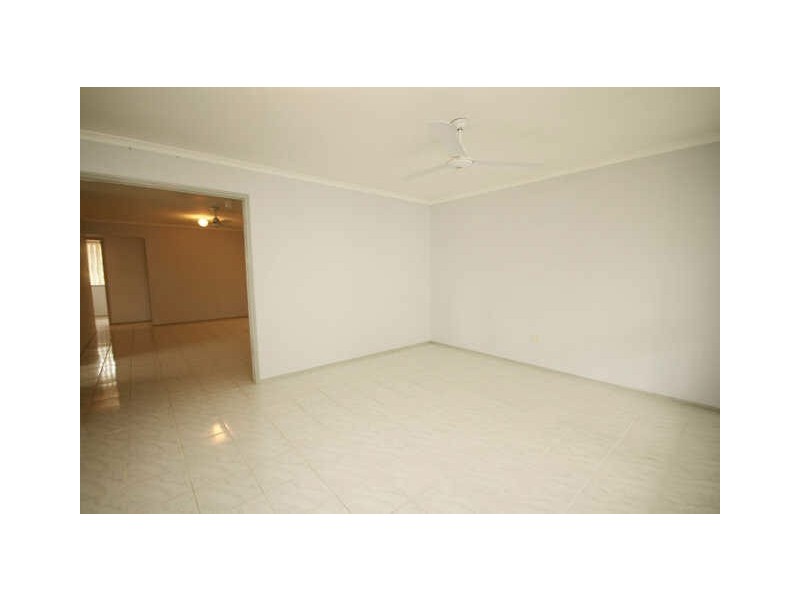 8 Knight Crescent, Nerang QLD 4211
