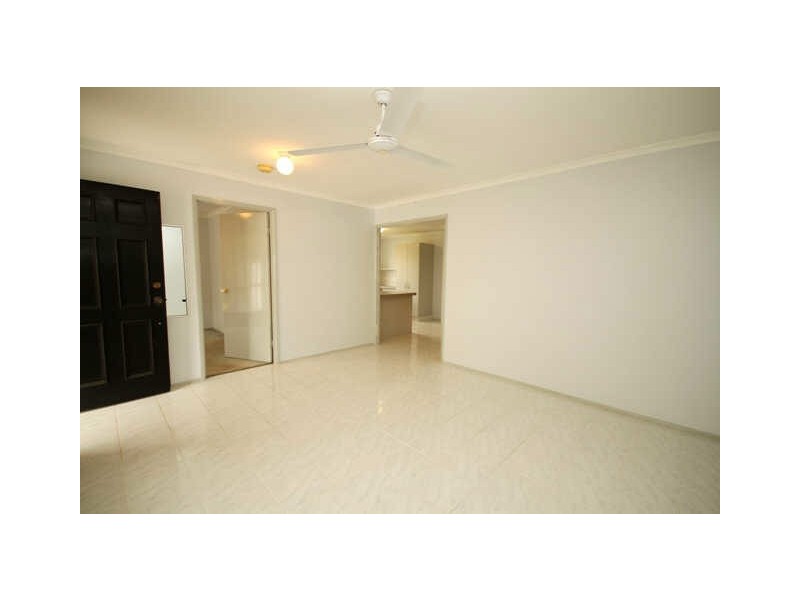 8 Knight Crescent, Nerang QLD 4211