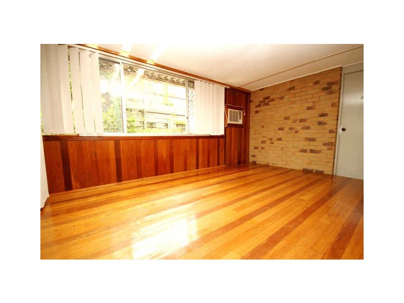 8 Knight Crescent, Nerang QLD 4211