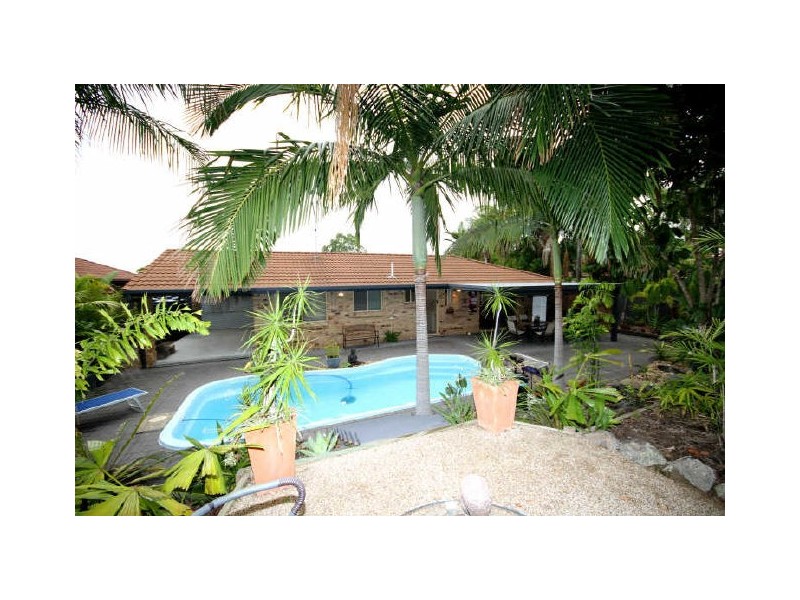 3 Quigan Terrace, Highland Park QLD 4211