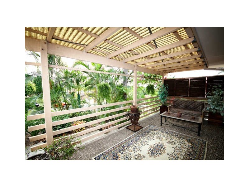 6 Leesa Court, Highland Park QLD 4211