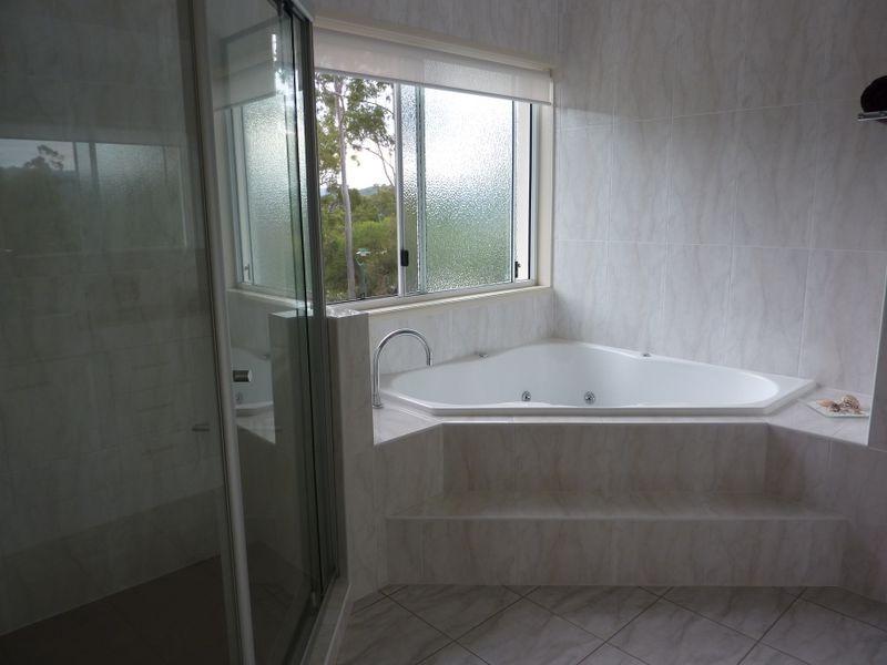 3 Ridgeline Way, Highland Park QLD 4211