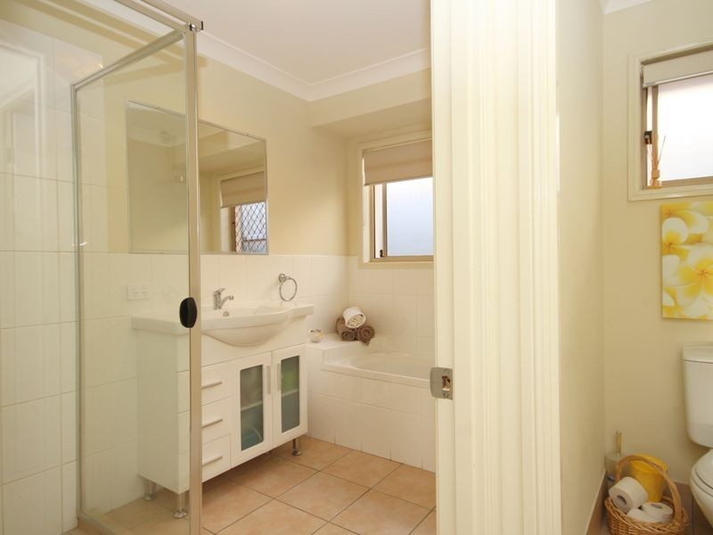 1 Debbie Way, Nerang QLD 4211