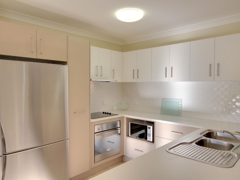 1 Debbie Way, Nerang QLD 4211