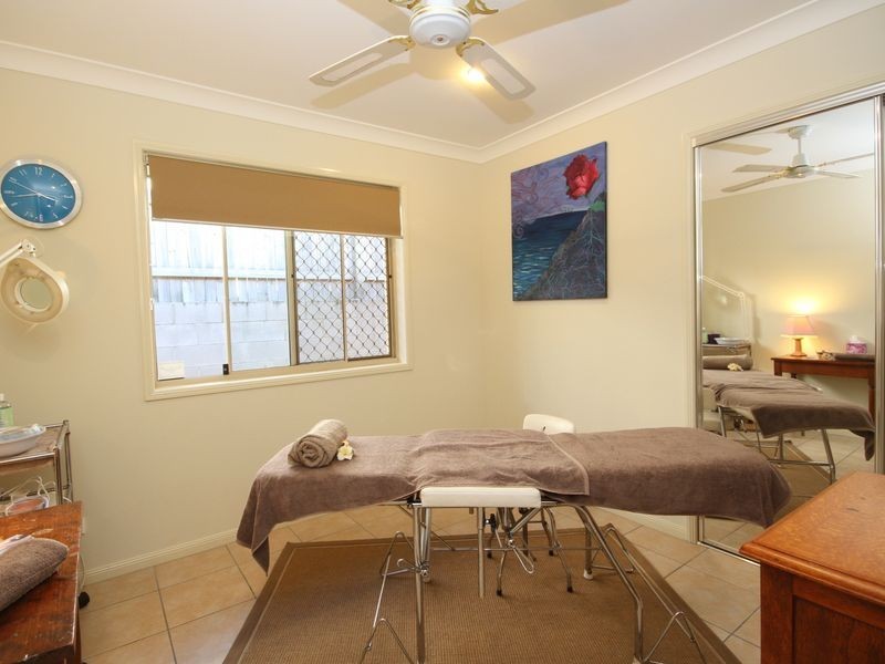 1 Debbie Way, Nerang QLD 4211
