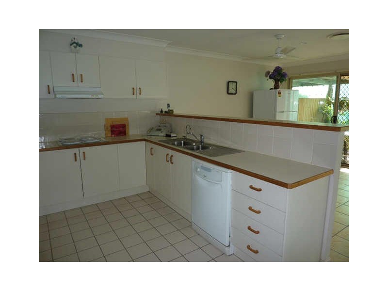 2 “Tersha”/6 Gemma Glade, Labrador QLD 4215