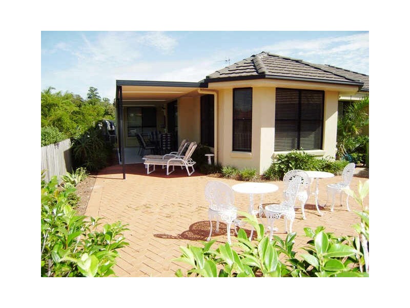 8 Josh Court, Ashmore QLD 4214