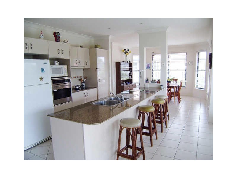 8 Josh Court, Ashmore QLD 4214