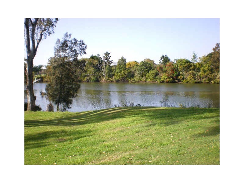 8 Josh Court, Ashmore QLD 4214