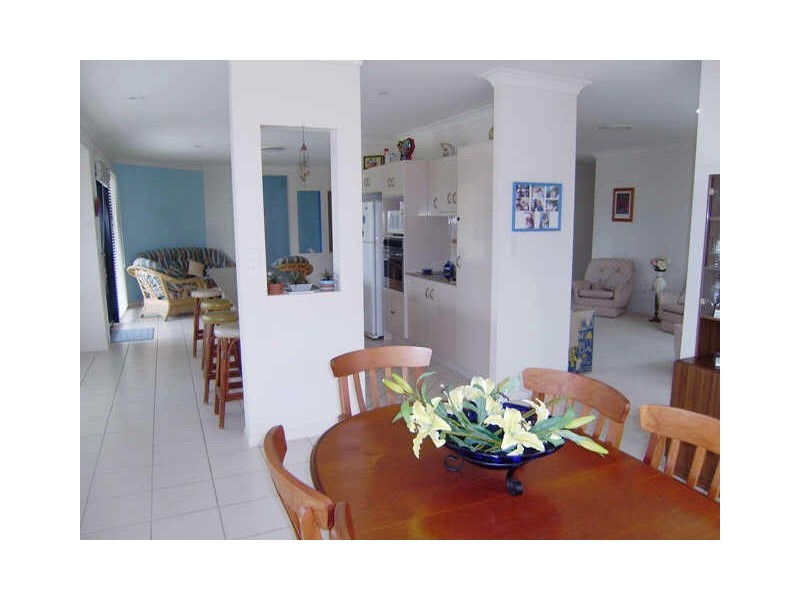 8 Josh Court, Ashmore QLD 4214