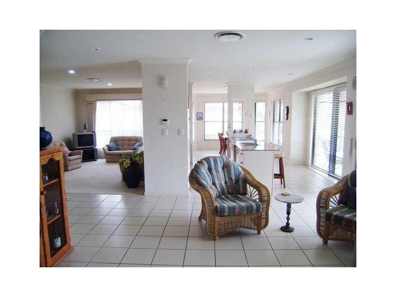 8 Josh Court, Ashmore QLD 4214